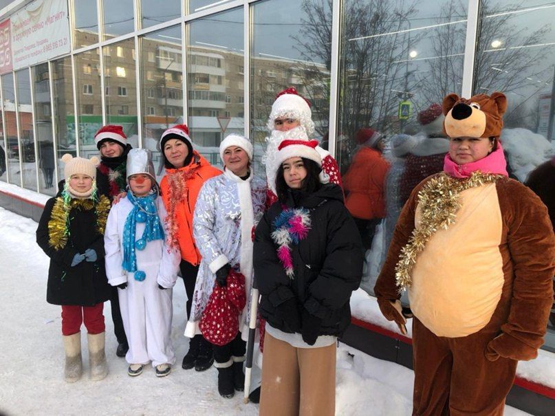 31 декабря североуральские госавтоинспекторы провели акцию “Деду Морозу обещаю: правила не нарушаю!”