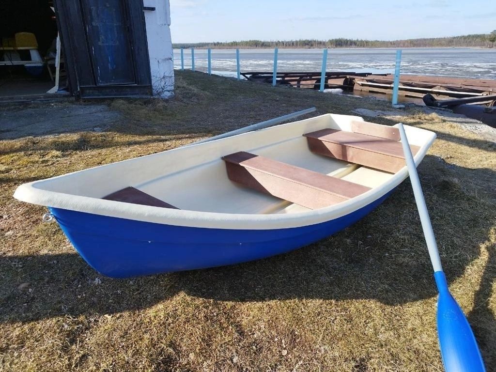 "Физкультура и спорт" закупили новую лодку и спасательные жилеты на лодочную станцию