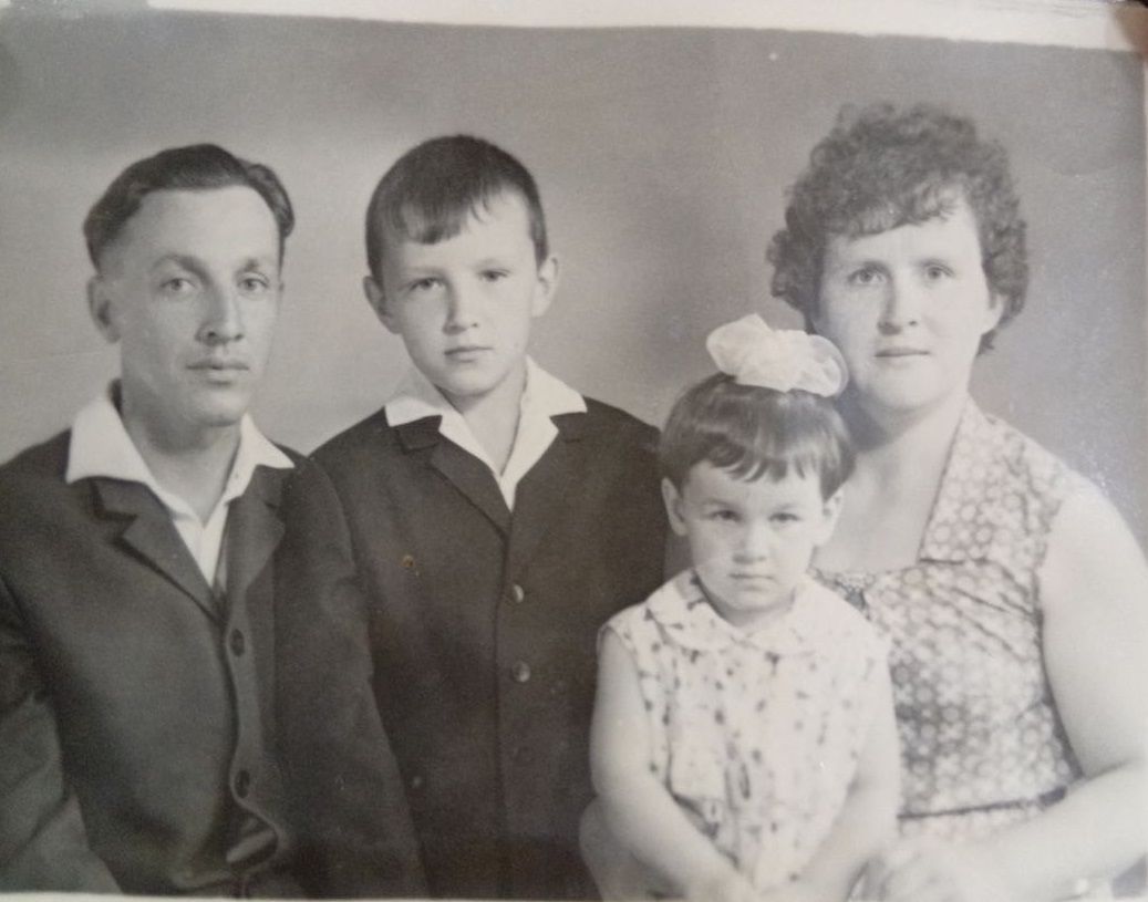 Антонина Василенко: “Фотографии в семейном альбоме”