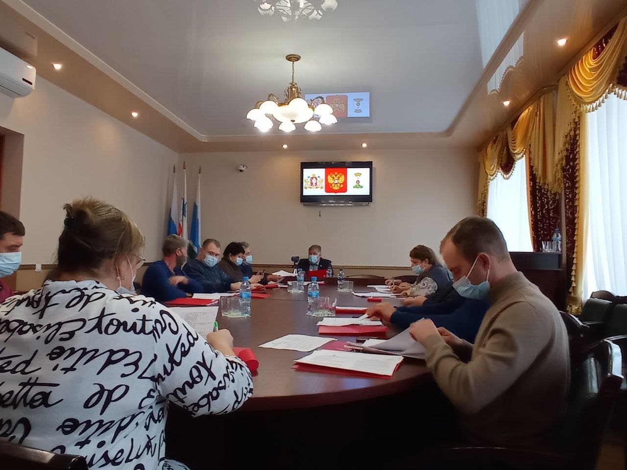 На Думе приняли положение о Знамени Североуральского округа. Стоит наше Знамя 56 тысяч рублей