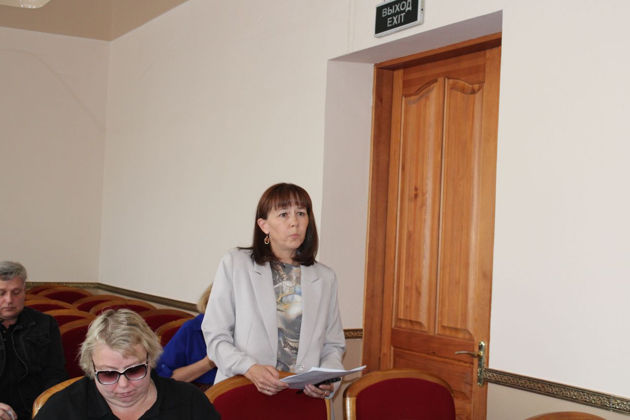 Траву в Североуральске косит ИП Лядов. Территории вне контракта выкашивает “Служба заказчика”