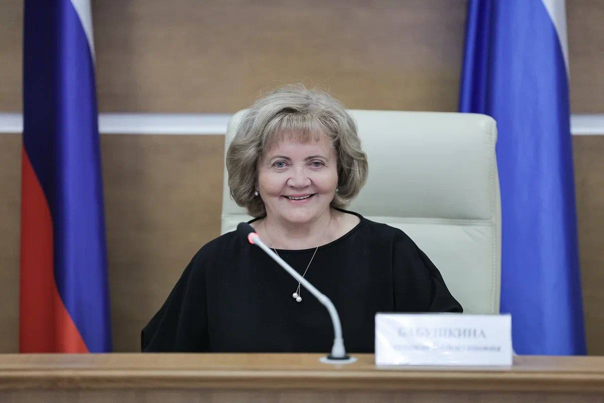 Депутатов Законодательного Собрания во главе с Людмилой Бабушкиной поблагодарили за вклад в продвижение здорового образа жизни