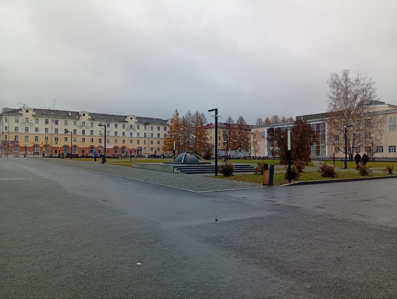 Капсулу времени на площади хотят огородить, чтобы дети не катались