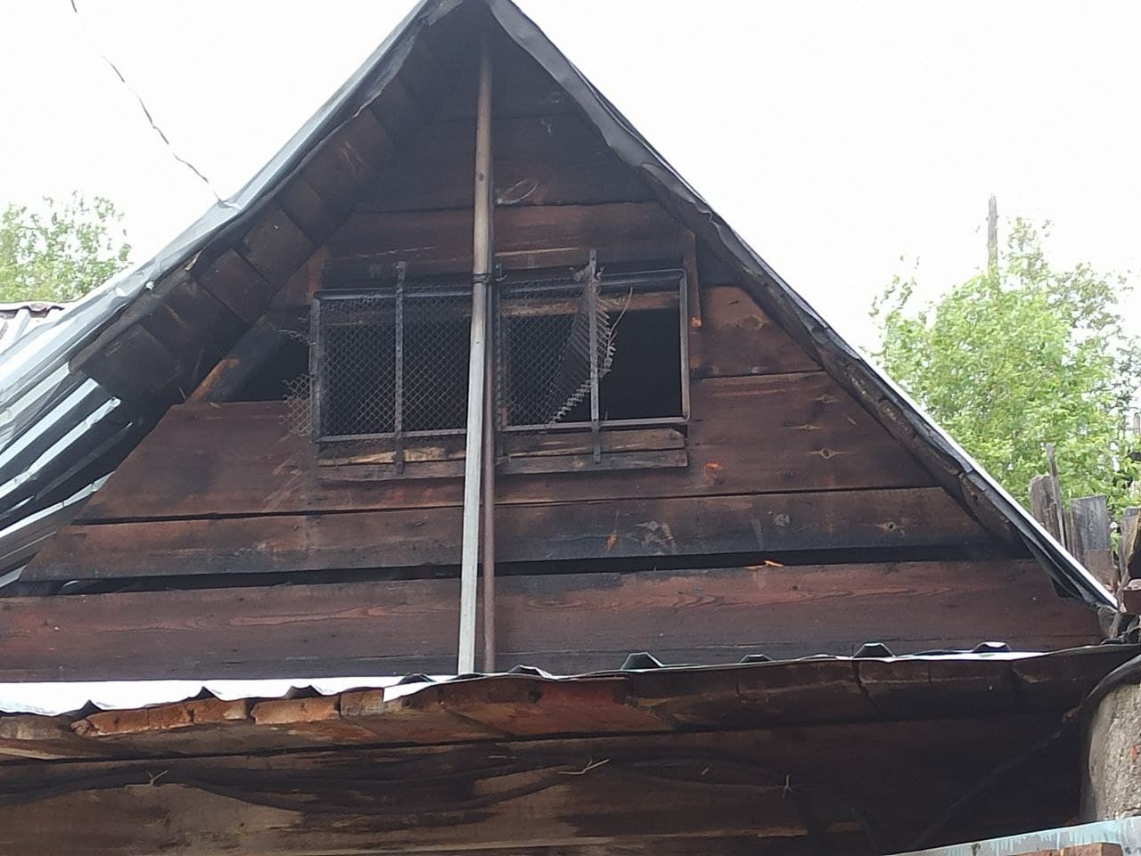 В Черемухово горели гаражи. Хозяева говорят, девочки подожгли 