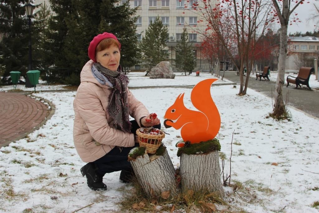 Субровский парк обзавелся красочными фигурками