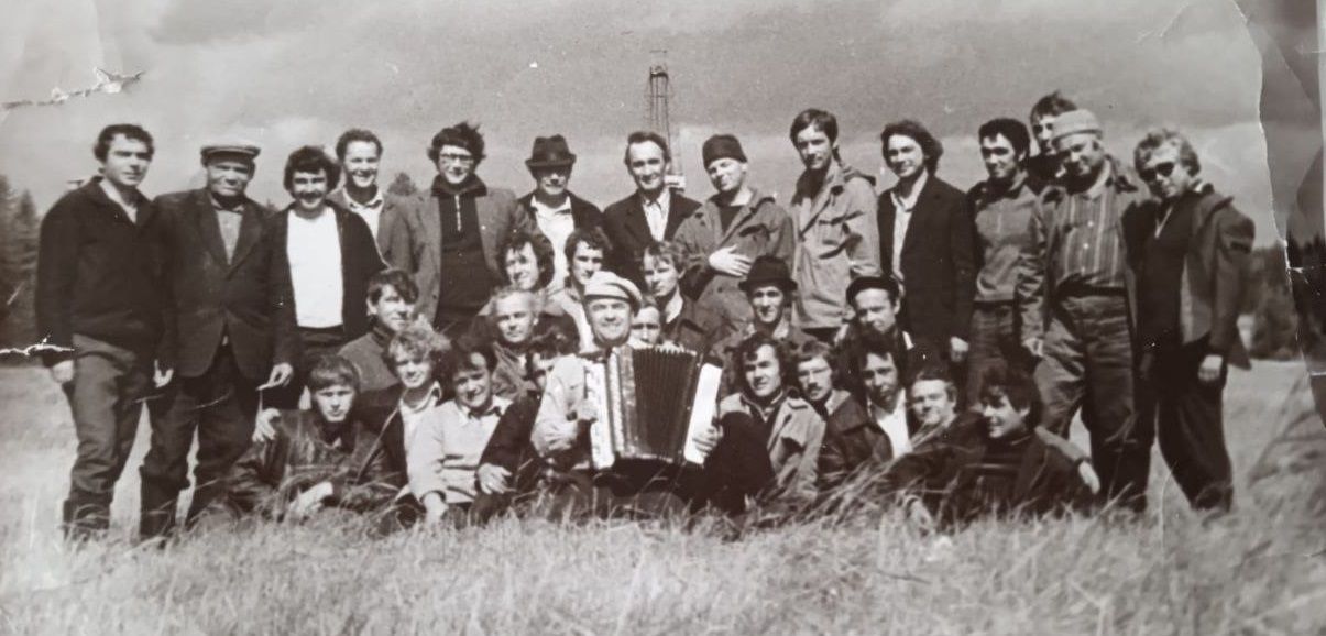 На фото коллектив 15-й шахты. Давайте найдем своих родных и знакомых