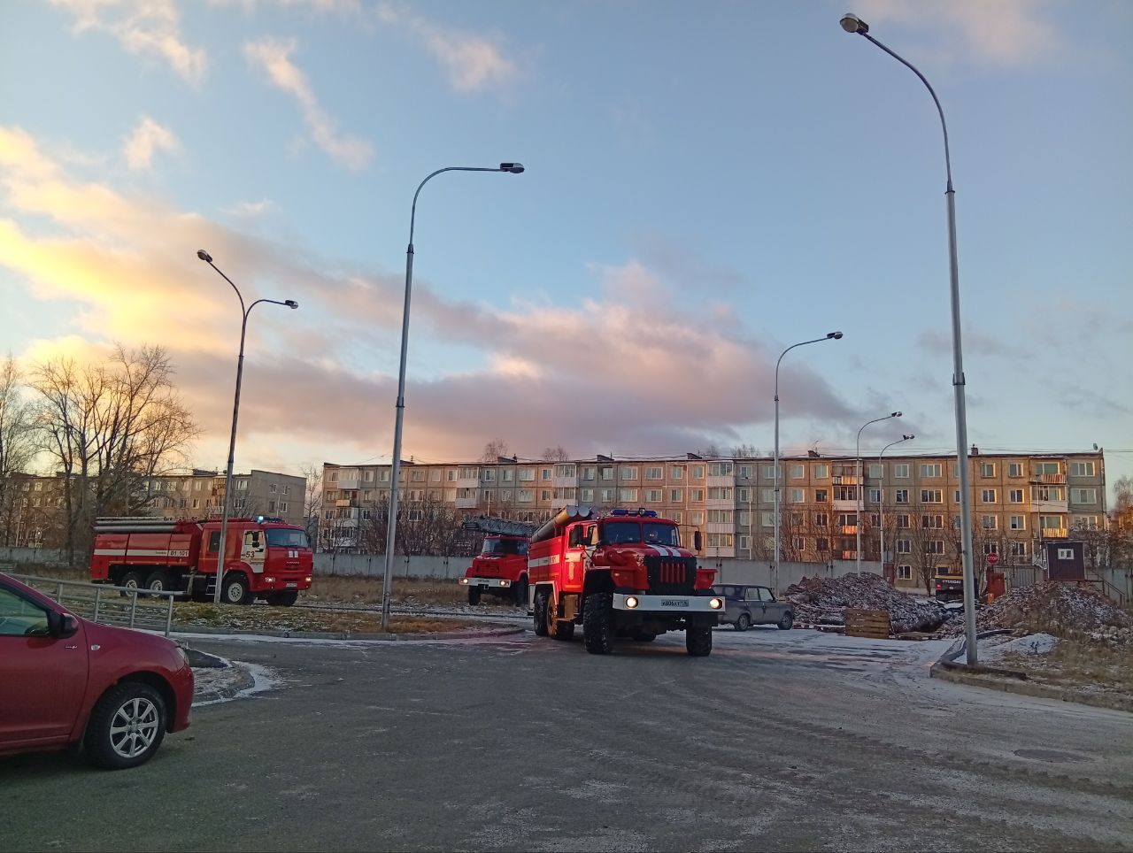 Поход в рентген-кабинет - очередь из ребятишек-колясочников, пожарная тревога