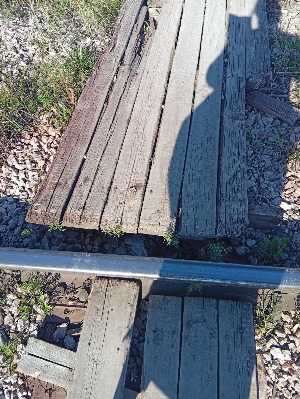 Житель Южного просит отремонтировать переход через рельсы в районе улицы Радищева