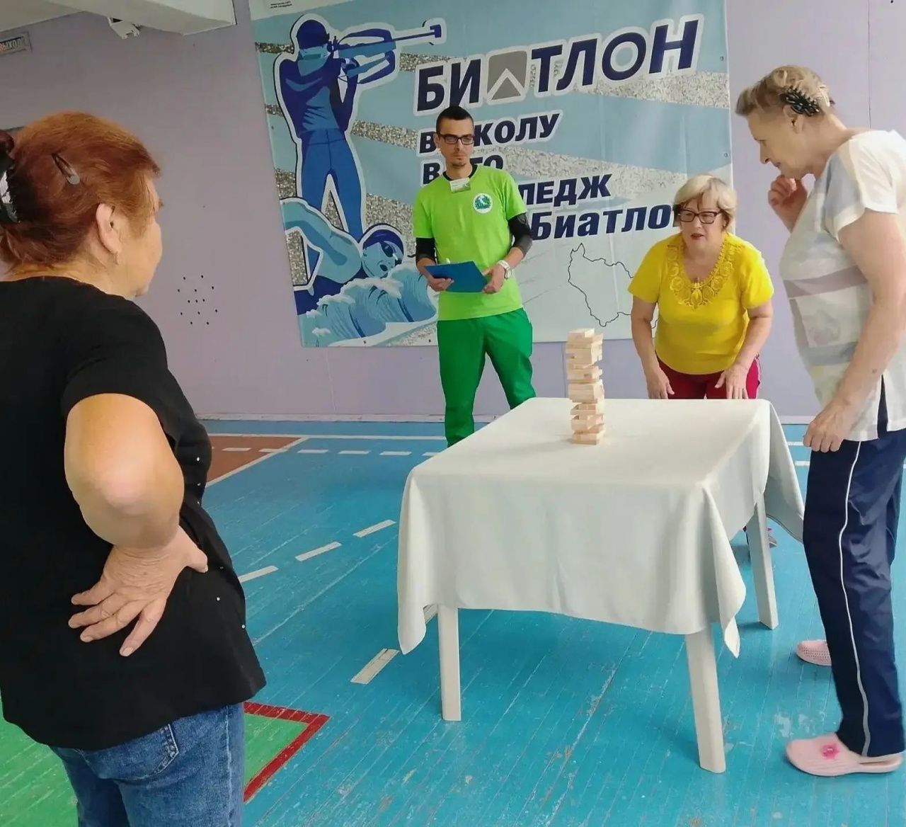 На стадионе «Горняк» состоялся турнир активного долголетия ко Дню пожилого человека