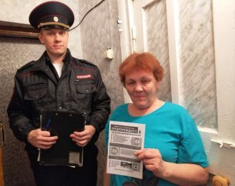 В Североуральске полицейские ходят по бабушкам и призывают их не верить незнакомцам