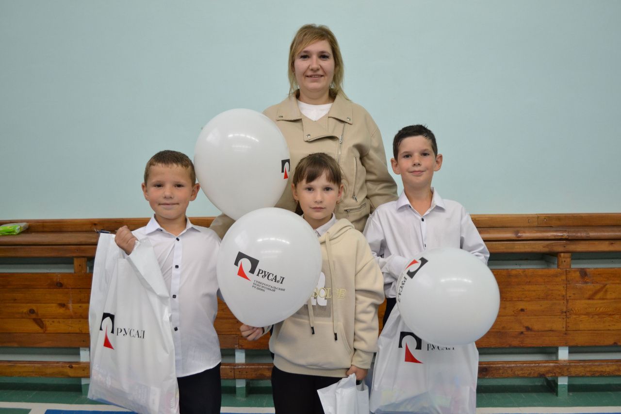 Молодежный совет помог собраться в школу