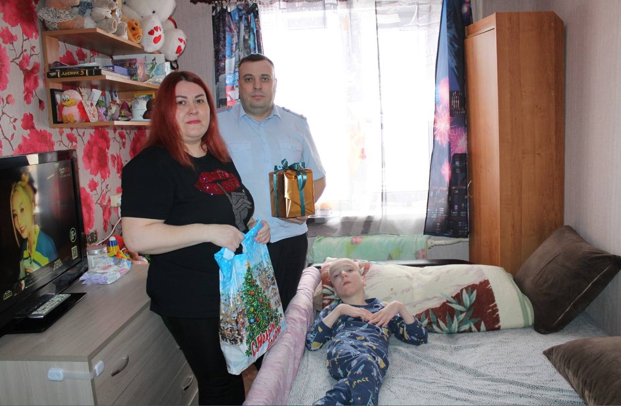 Полицейские Североуральска присоединились к акции «Елка желаний» и исполнили мечту 13-летнего Марка