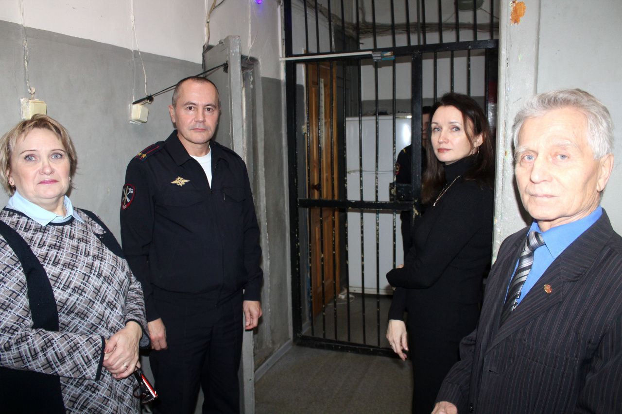Представители Общественного совета при ОМВД  посетили ИВС и дежурную часть полиции Североуральска