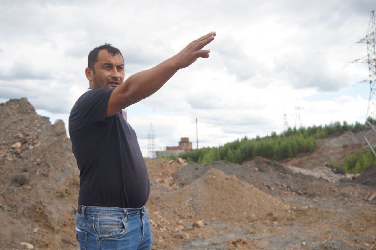 В Покровске продолжаются работы по разбору Первомайской шахты. Двое посельчан возмущены