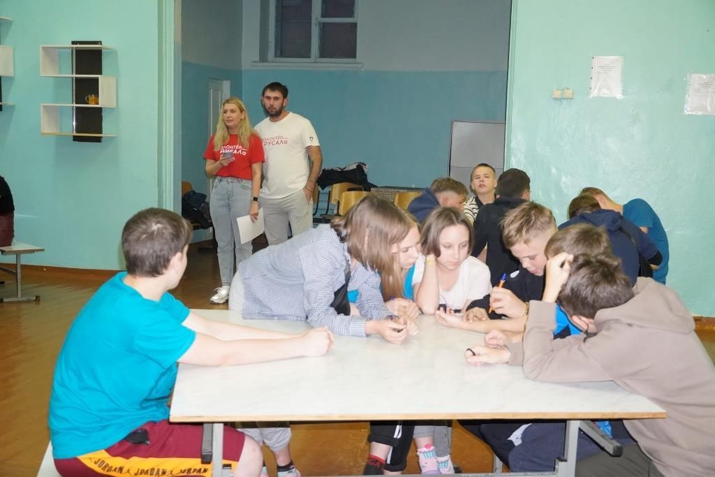 Волонтеры РУСАЛа провели для воспитанников детского дома «Добрый квиз»