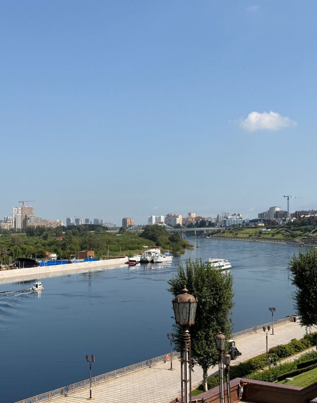 Елена Ковыршина: Отпуск в уральских городах: неудобная «Ласточка», пожар на НПЗ, День города в Тюмени
