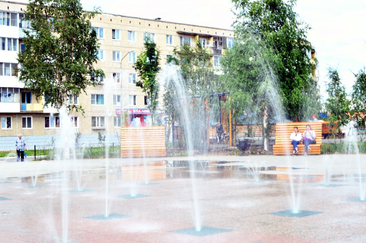 Геннадий Патрахаев интересуется, когда будет работать фонтан в парке и отремонтируют дорогу на Белинского