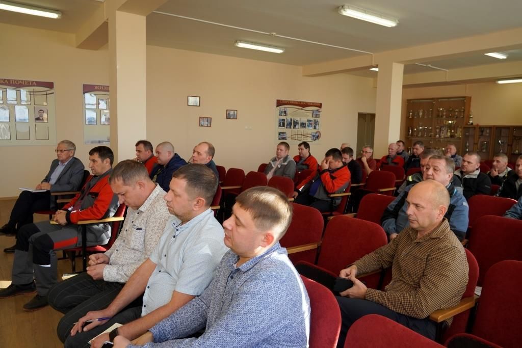 Управляющий директор СУБРа Леонид Буртолик встретился с активистами Рабочего совета на шахтах