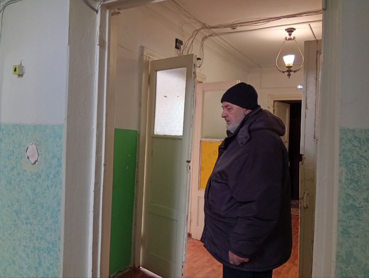 Поликлиника Кальи переезжает. Задействованы мэр, шахтеры, волонтеры. “Березка” не отремонтирована