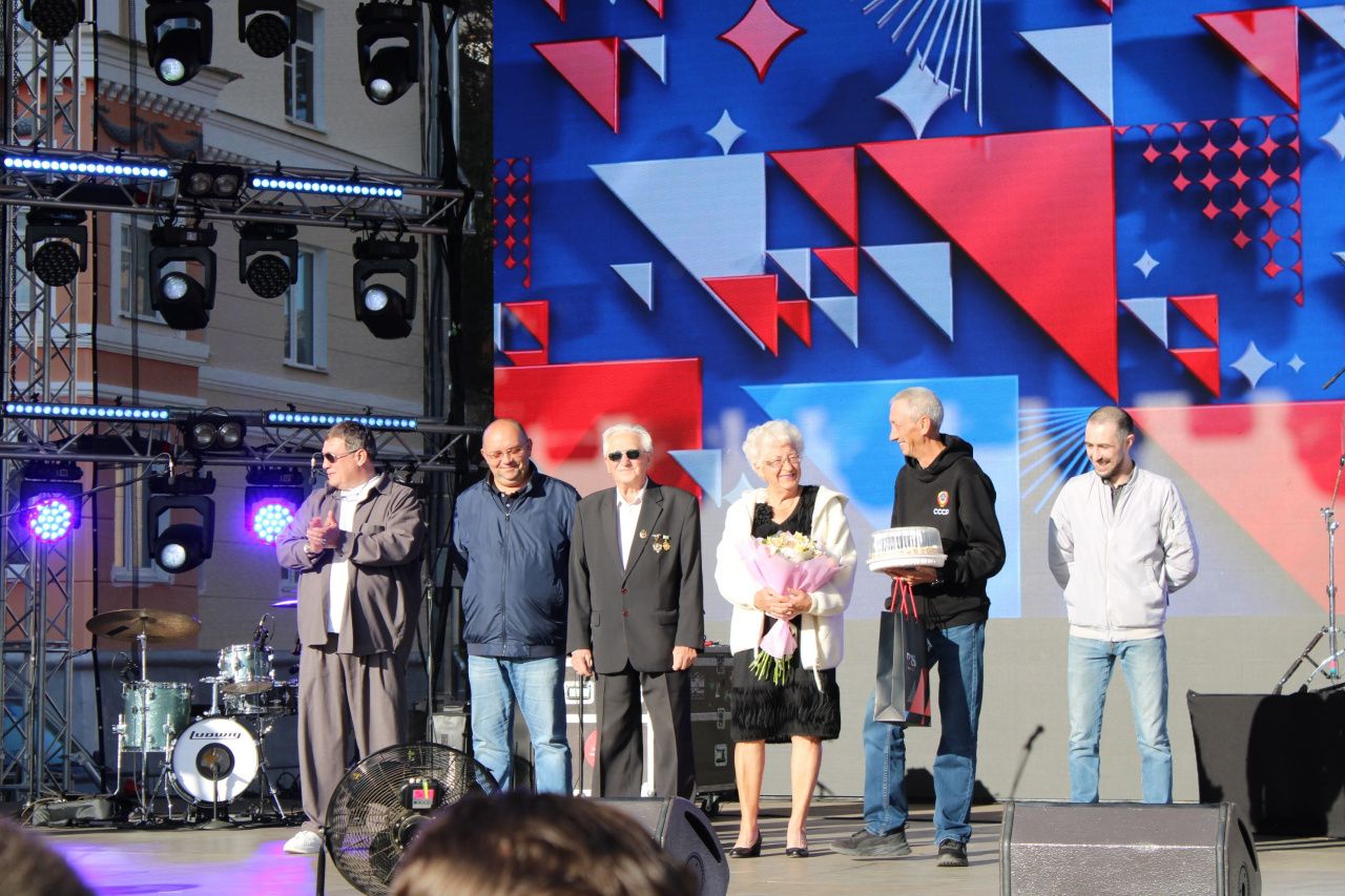 С днем шахтера североуральцев поздравили певец Хабиб и дуэт “RASA”. Зажгли великолепно!