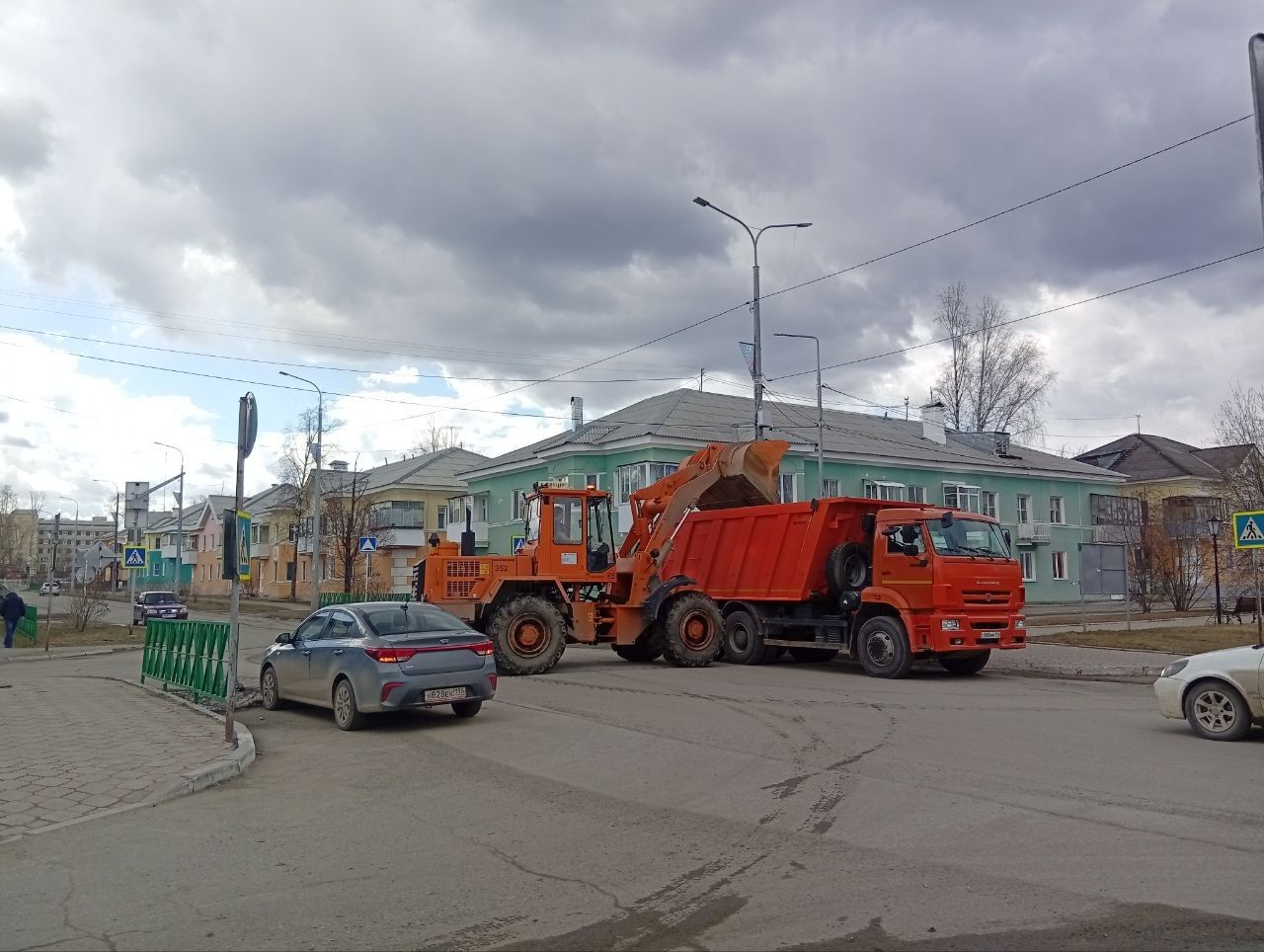 Материальные ценности в “Службе заказчика” не списывались, учет не велся. С виновных спросят