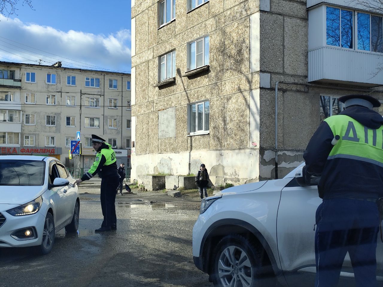 Сотрудники ГАИ провели рейдовое мероприятие "Ребенок-пассажир" в районе детского сада №4