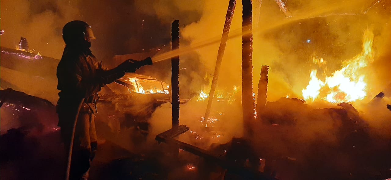 25 октября в саду “Подсолнух” сгорела дача. Причина пожара - поджог