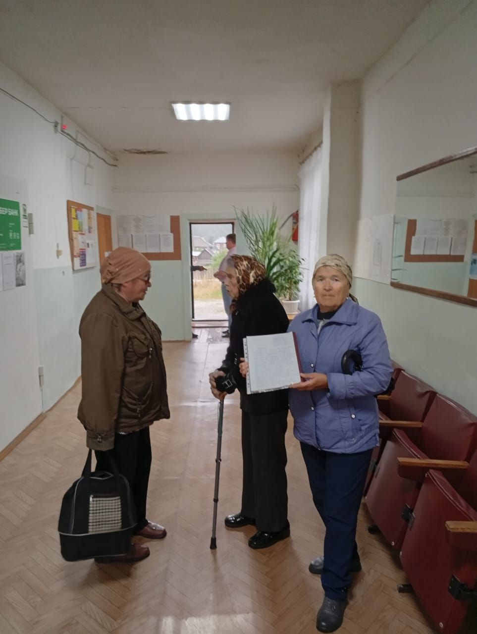 Семь покровчан пришли на встречу с депутатами. Но она не состоялась