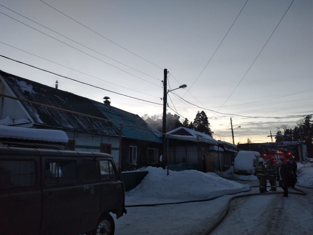 В Североуральске горел частный дом