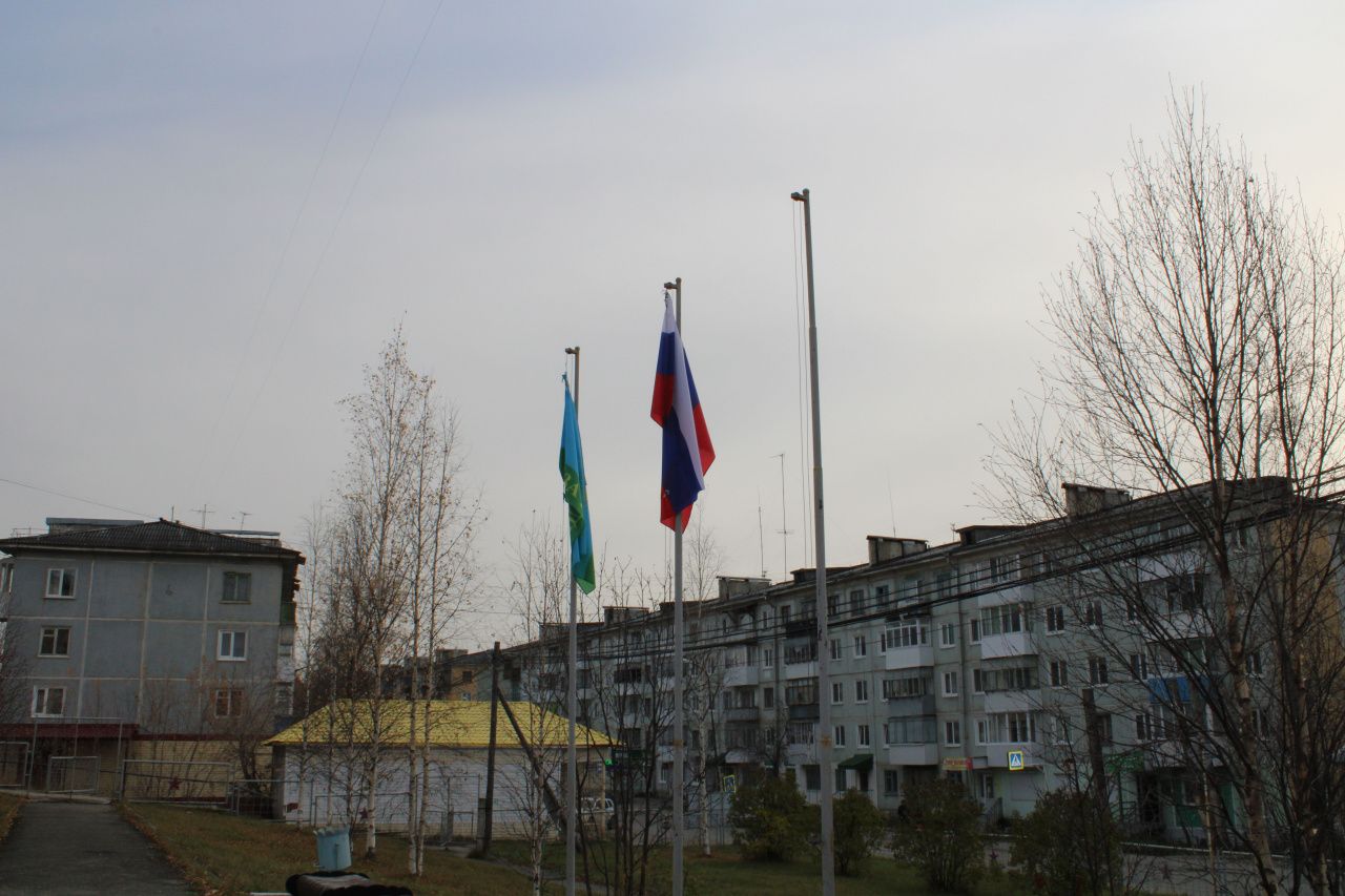Конфликт с флагами в Черемухово исчерпан. Два отреставрировали, один заменили 