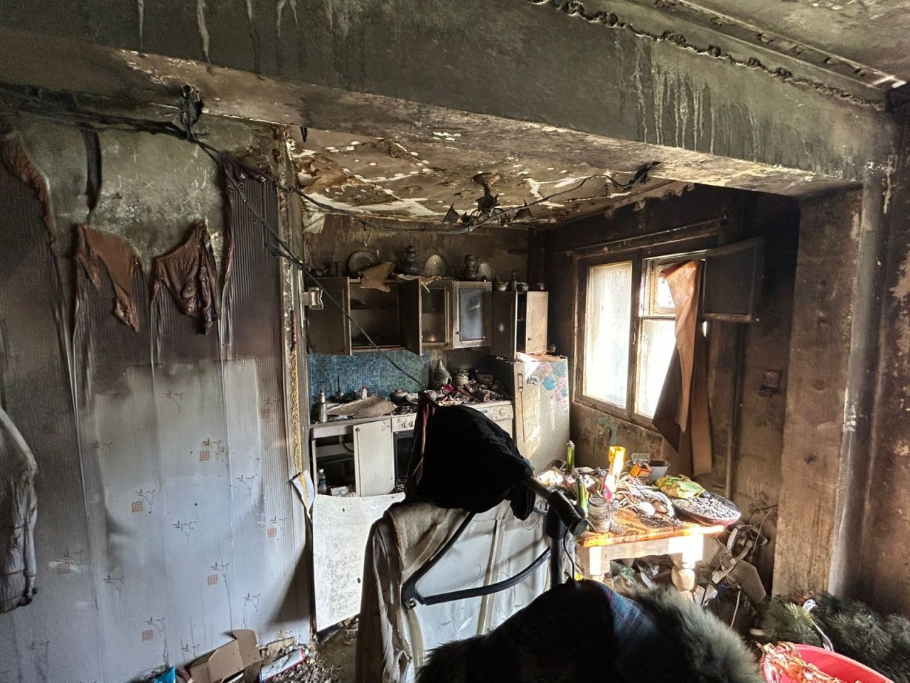 В Североуральске на Белинского горела квартира. Хозяйку жилья госпитализировали