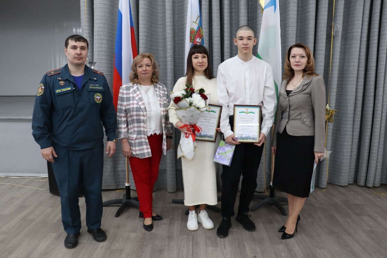 Североуральский школьник Сергей Баландин спас двухлетнего малыша, вытащив  его из ледяной реки | Новости | ПроСевероуральск.ру