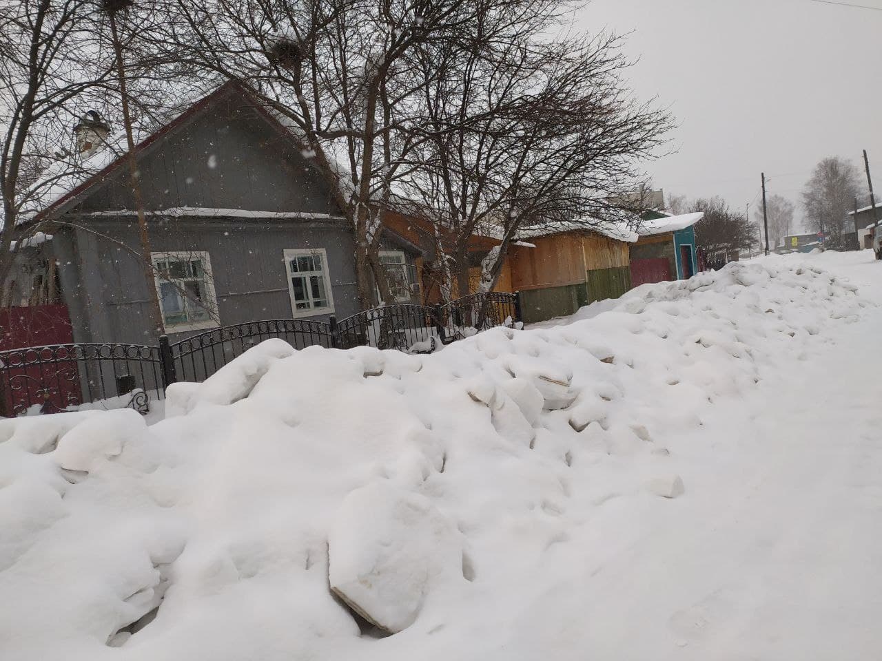 За расчистку снега - неуд!
