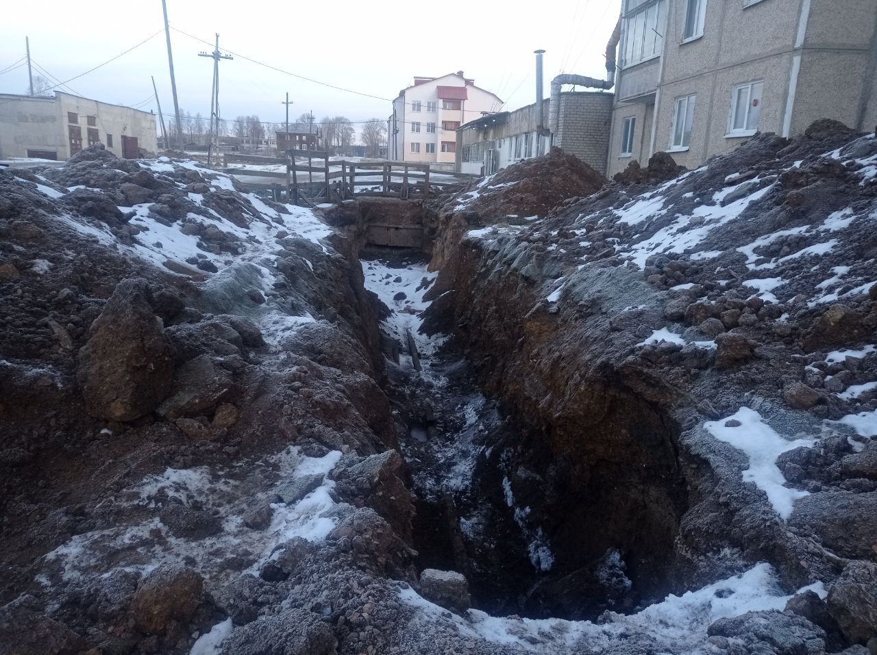 Североуральск 2023. Закопали котлован.