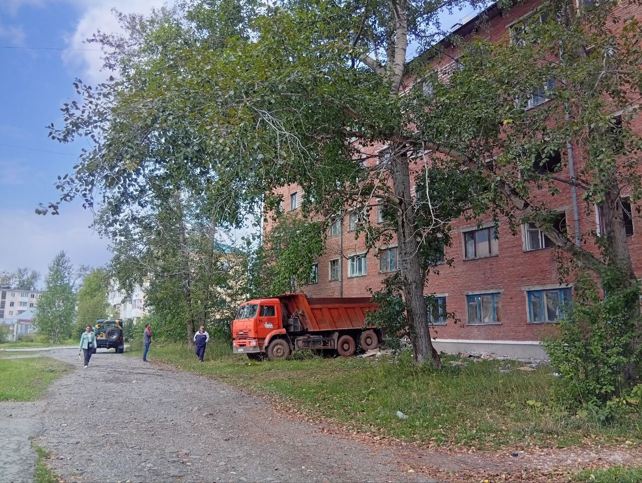Администрация оценивает стоимость комнаты в общежитии, двух квартир и нежилого объекта
