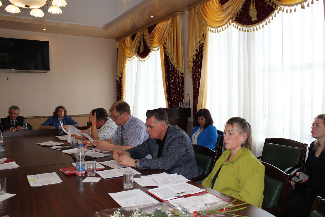 Деньги на кладбище за 2024 год освоены, ограждения нет. Подрядчик не хочет месить глину?