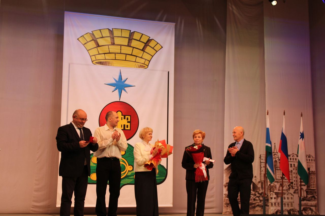 С днем города североуральцев поздравила экс-солистка группы “Комбинация” Светлана Кашина