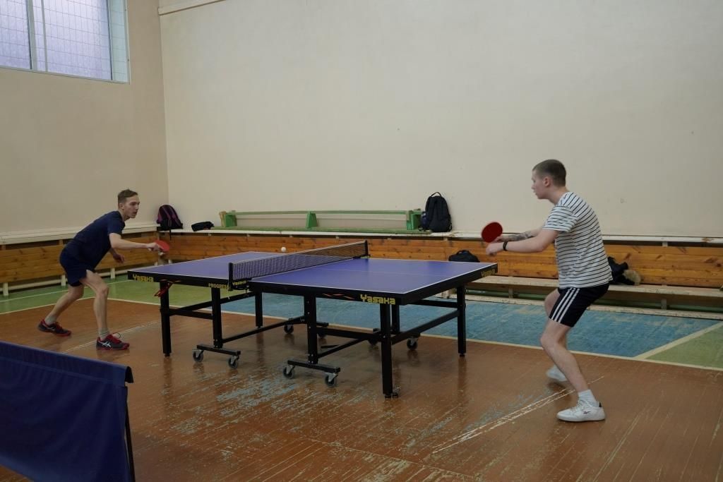 В турнире СУБРа по настольному теннису участвовали команды из двух производственных групп