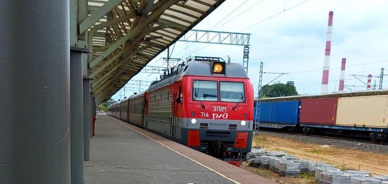 В РЖД пообещали увеличить длину полок в поездах до 2 метров