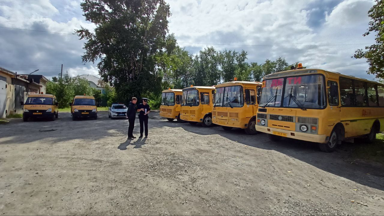 В Североуральске Госавтоинспекция проверяет автобусы