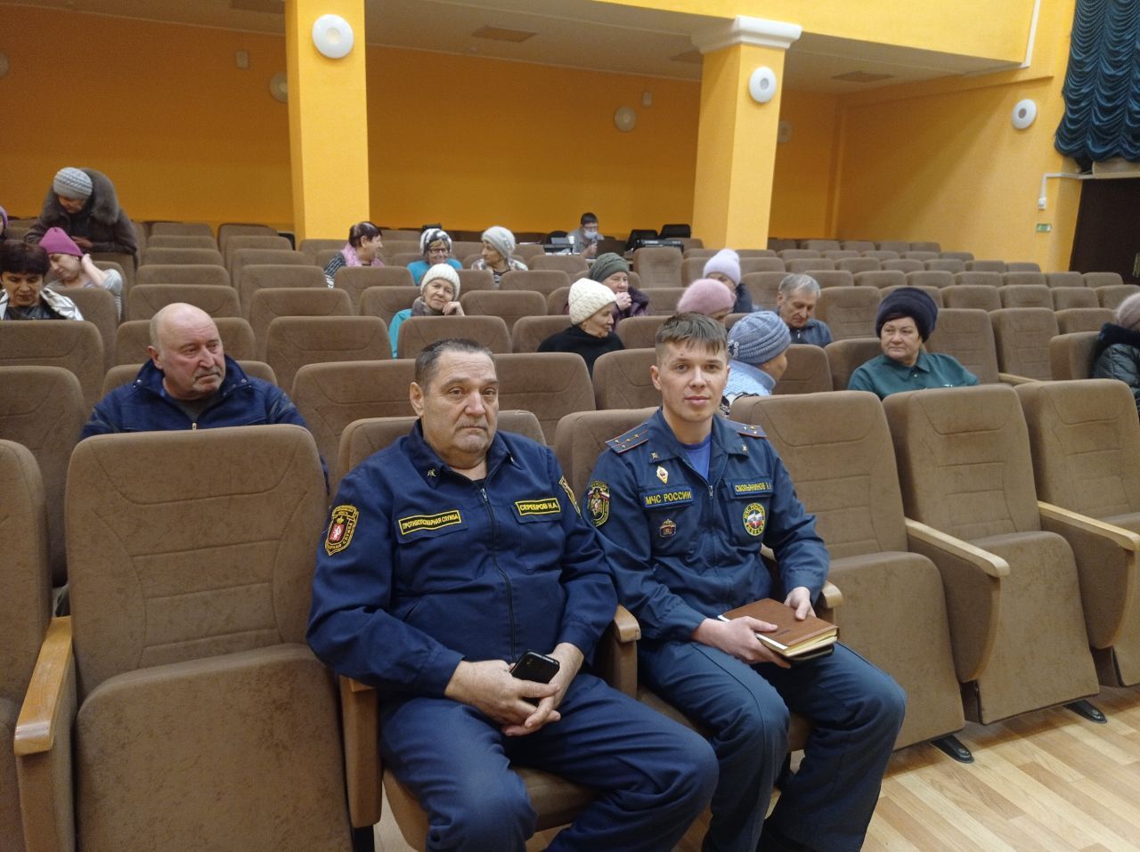 Капитан МЧС Алексей Смольянинов - о безопасной пиротехнике и стоимости пожарных извещателей