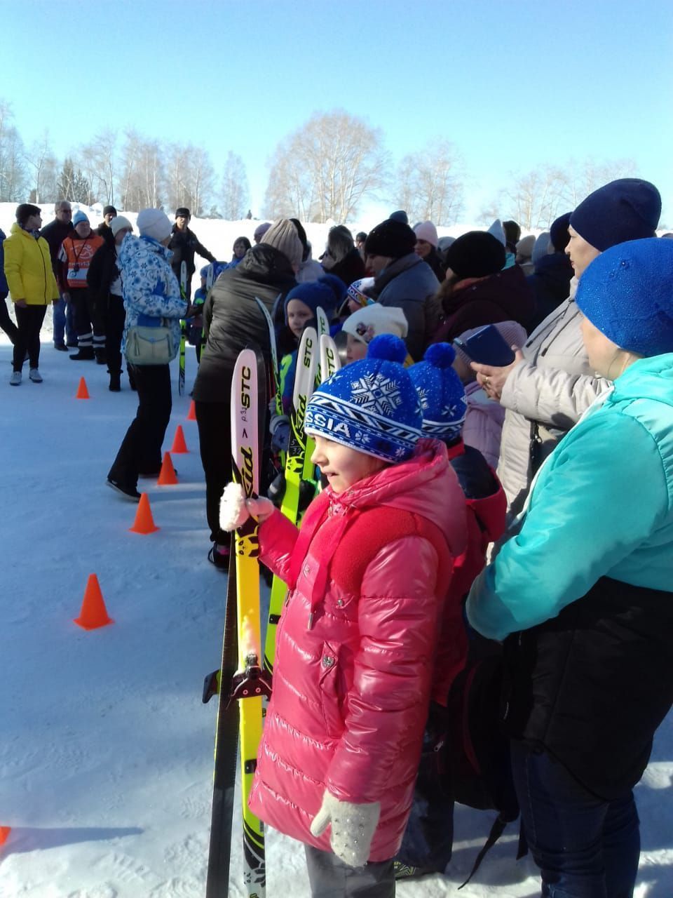 В субботу на стадионе “Горняк” прошел спортивный праздник “На лыжи!” (фото)