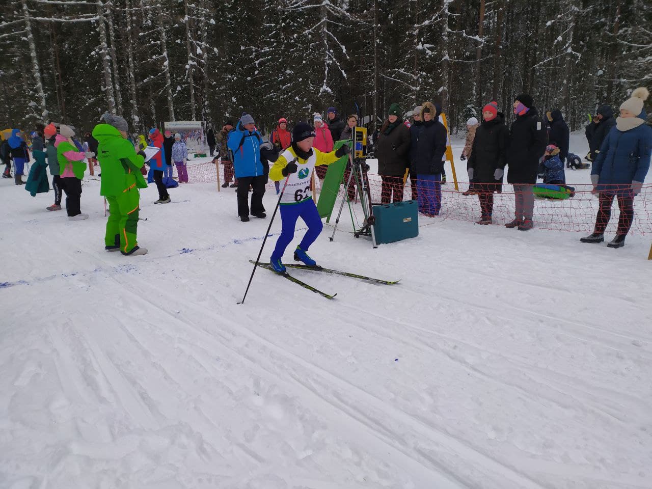 В Североуральске прошли областные соревнования по лыжам. И мороз - не помеха
