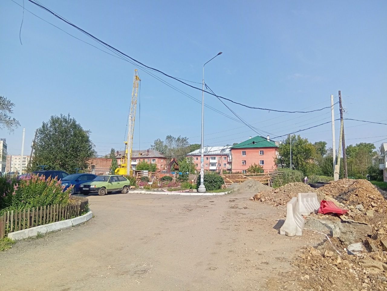 На Маяковского начали строить дом для врачей и учителей
