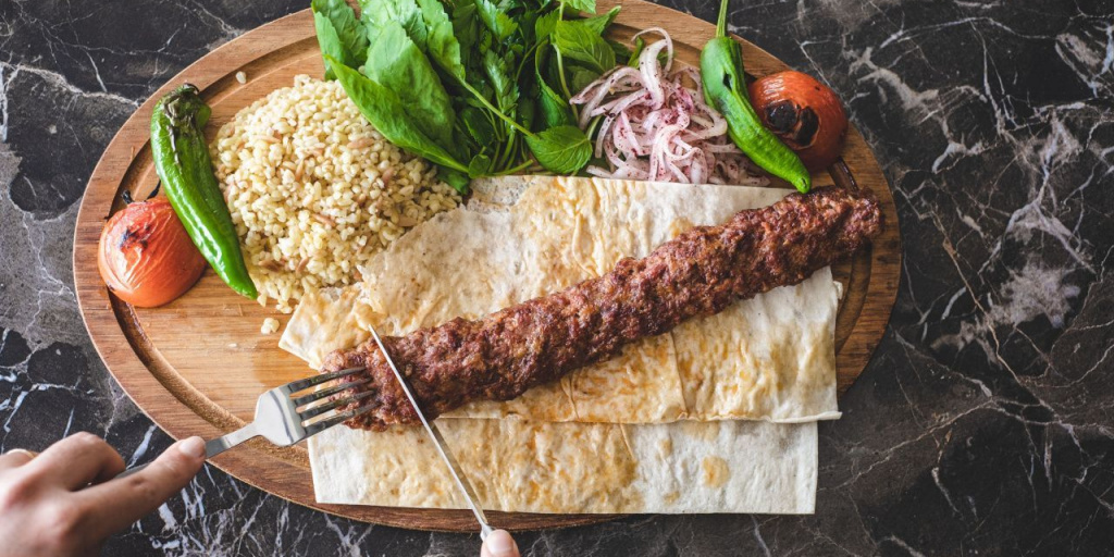 Как готовить люля кебаб на мангале. Kebab stock.