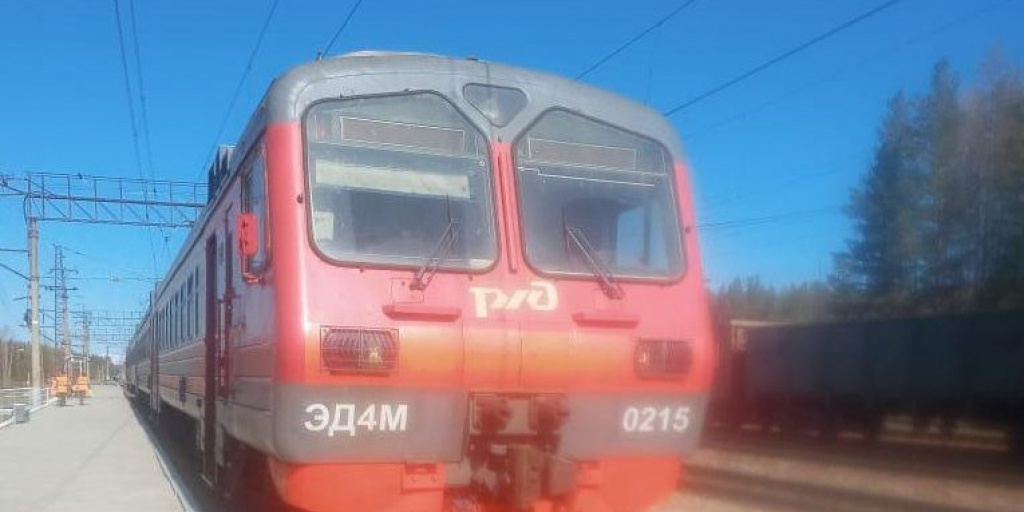 Сезонная электричка от Серова до Боксит очень удобна. Но почему нет ни ...