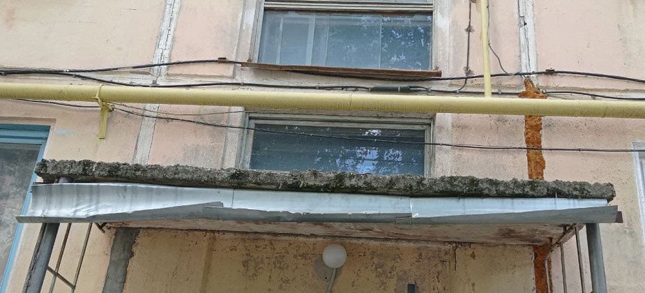 Десять квартир без газа почти неделю. Одна из квартир закрыта - с хозяйкой никак не связаться
