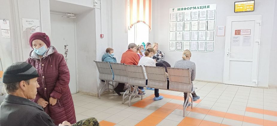 Читатели пишут: «Кабинет ВК не работает, офтальмолог не принимает. А пациентам как быть?»