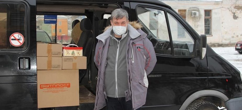 Сундучки со сладостями отправлены в детский дом