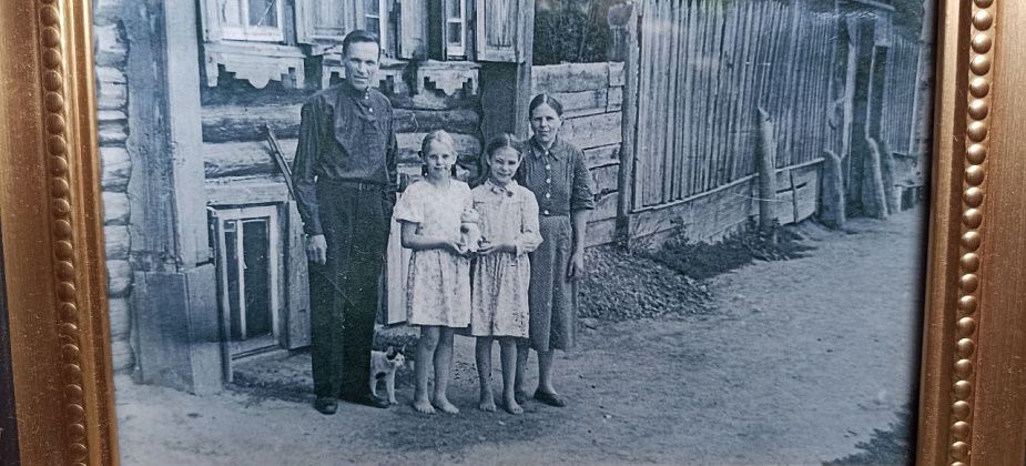 «Дом с видом на Исеть, танки на понтонном мосту, журнал «Кулинария», тетя Поля из Донбасса»